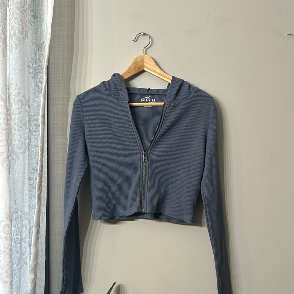 Navy blue cropped sweatshirt